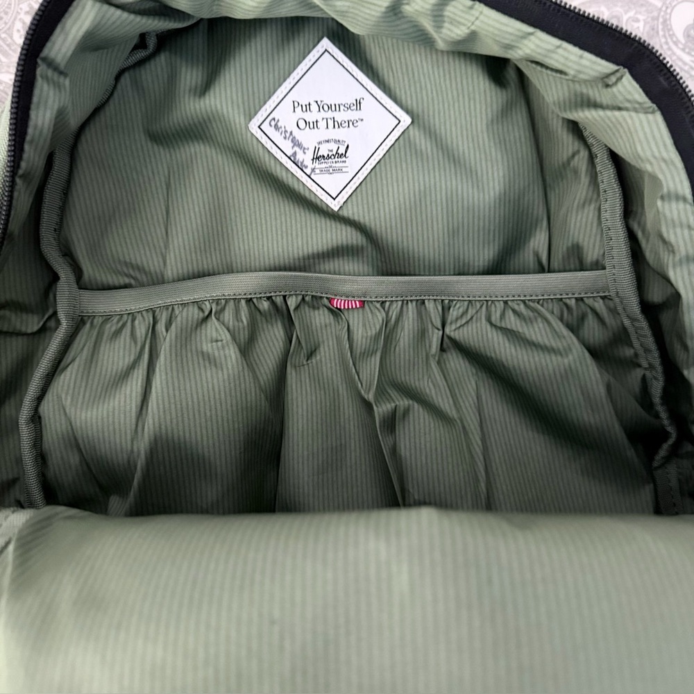 HERSCHEL Green Classic Backpack 26L Laptop School Travel Bag standard - Picture 8 of 13